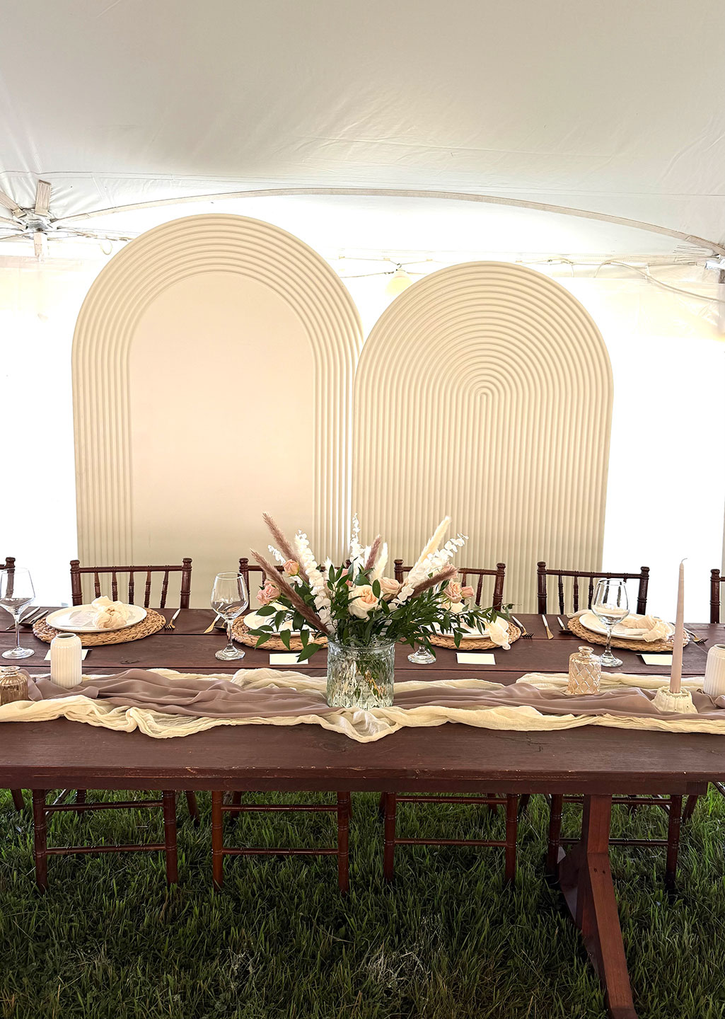 Arches-Table-Tent-Low