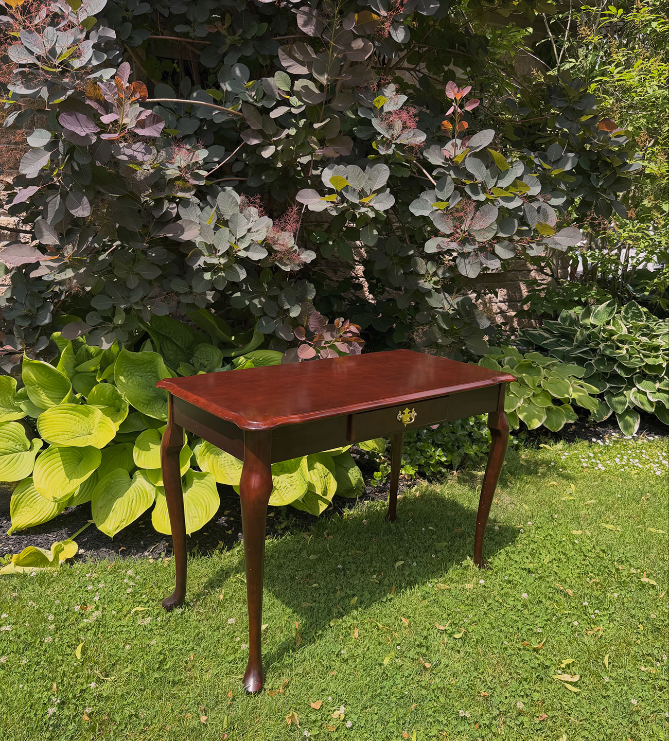 Anqitue Signing/Display Table
